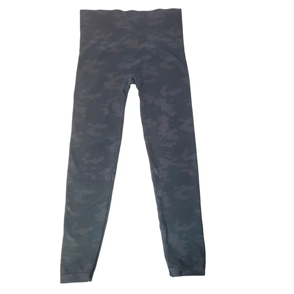 SPANX Women's Size XL High Waist Black Camo Seamless Look-At-Me Now Leggings